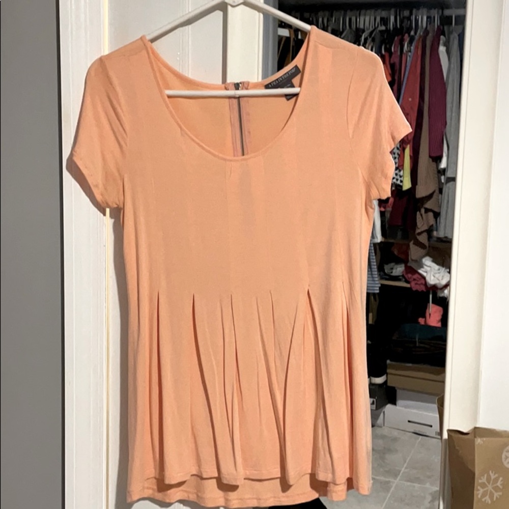 Beautiful pea in a pod maternity top